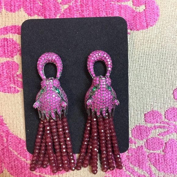 Designer Jewelry and gently used fashion clothing - Picture 2 of 2